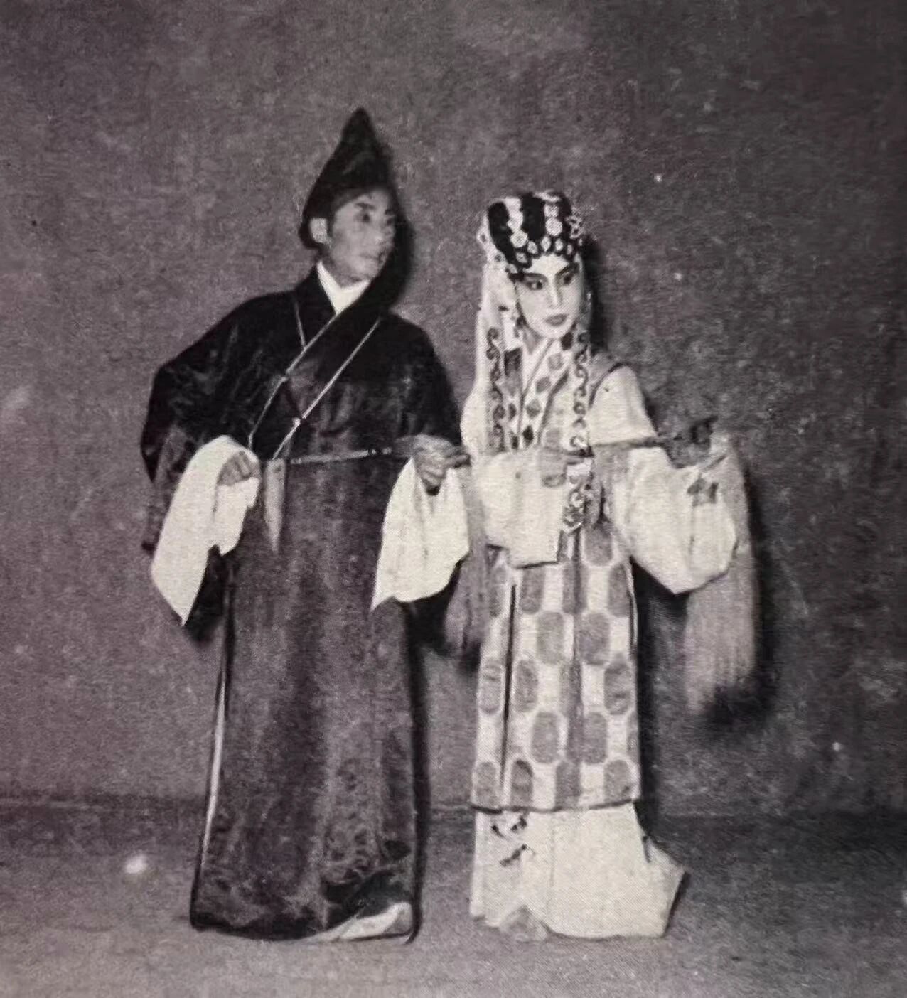 尼姑下山.jpg 尼姑下山.jpg