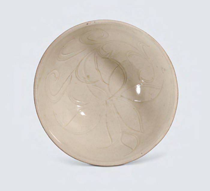 金定窑白釉刻花瓷碗_副本.jpg