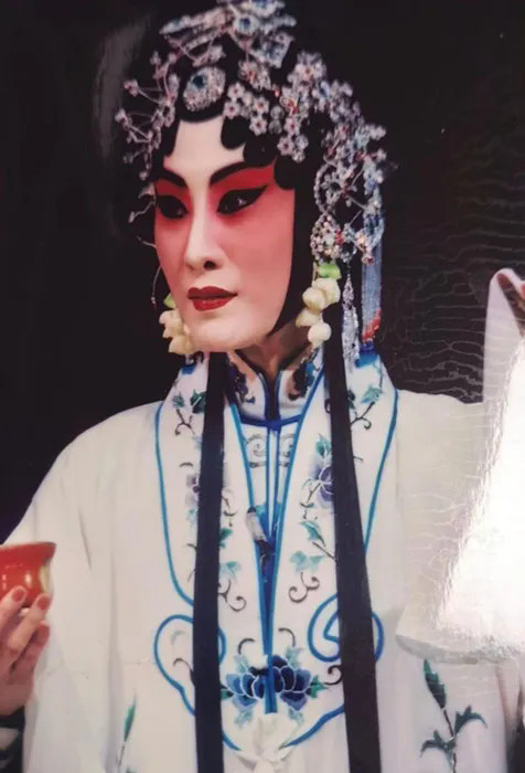 90年代张火丁在北京长安大戏院演出《白蛇传》剧照.jpg