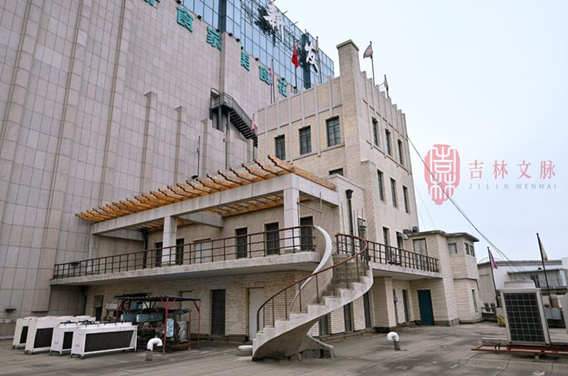 今日建筑的楼顶区域_副本.png