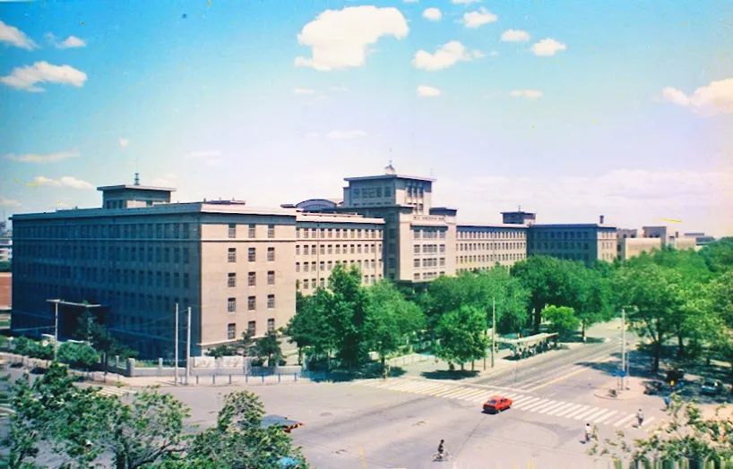 60年代的“理化楼”  资料图片.jpg