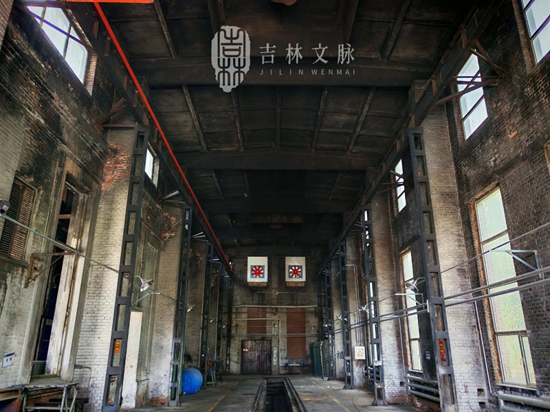 机车库_副本.jpg