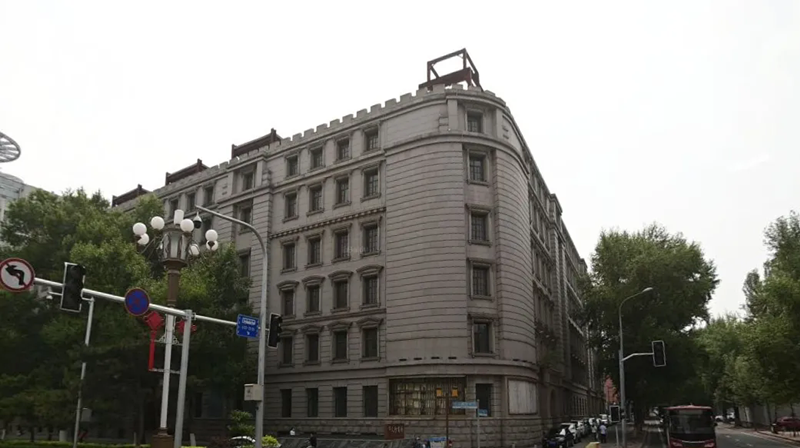 2020年的建筑，楼顶塔楼已消失许久.webp (1)_副本.png