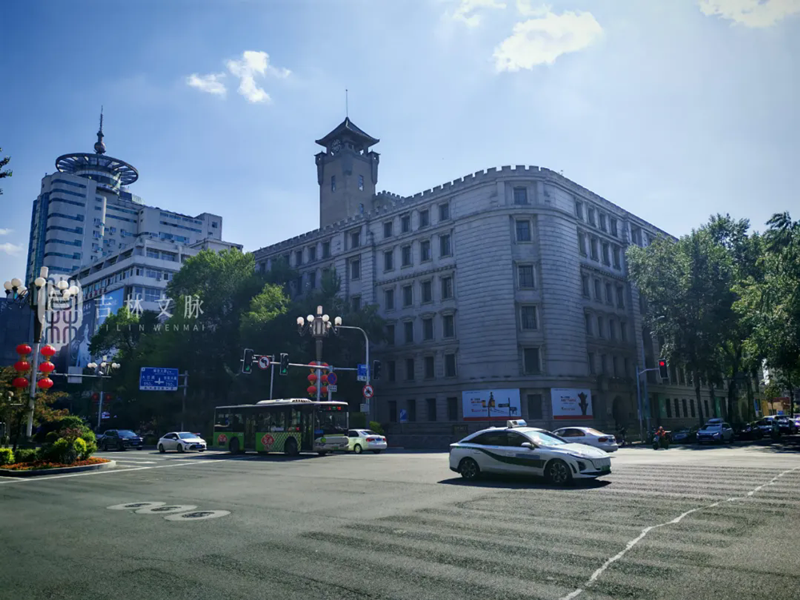 2020年下半年，楼顶塔楼完成了复建.webp (1)_副本.png