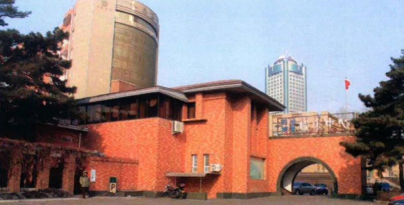 2009年的建筑.webp_副本.jpg