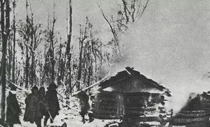 战斗在密林中的东北抗联第二路军将士_副本.jpg 战斗在密林中的东北抗联第二路军将士_副本.jpg