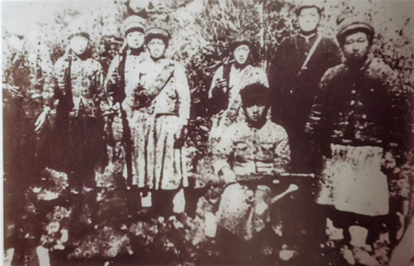 东北抗日联军女战士_副本.jpg 东北抗日联军女战士_副本.jpg