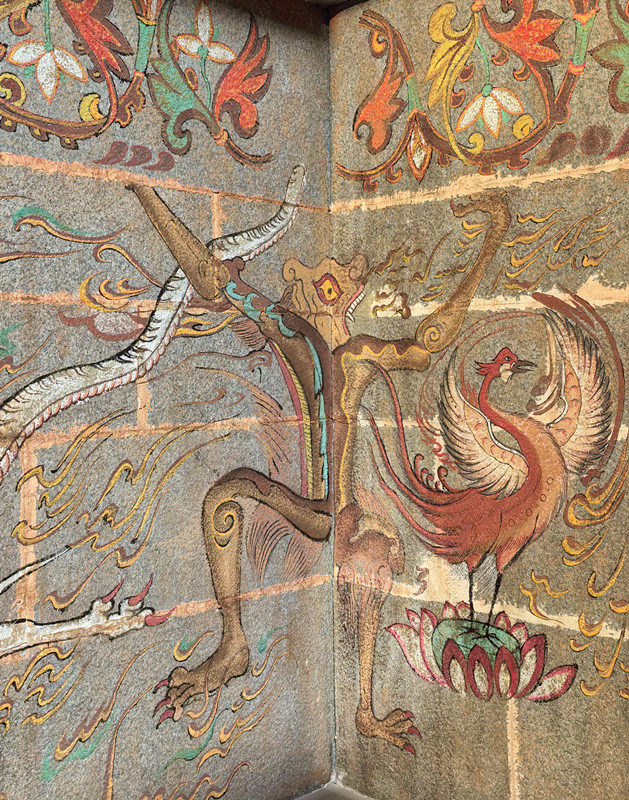 四号墓 托梁大力士2_副本.jpg