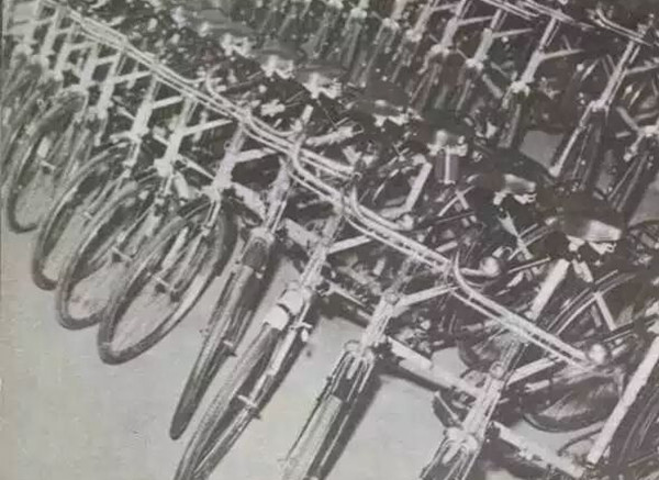 跃进”自行车旧照 &nbsp;资料图片.jpg