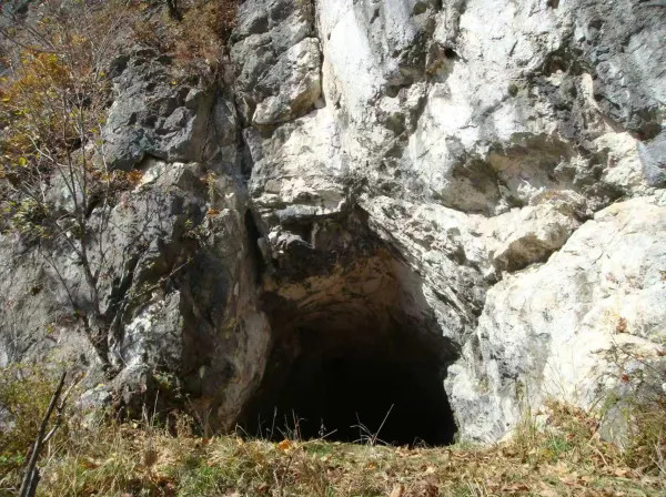 桦甸寿山仙人洞遗址 .jpg