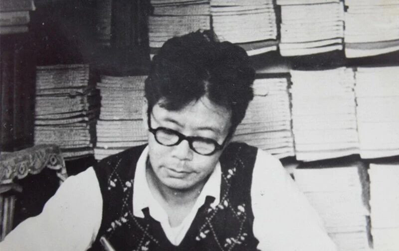 杨公骥 1960年摄于书房_副本.jpg