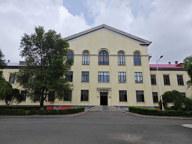 厂区的“中央化验楼”_副本.jpg