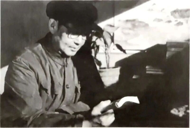 1973年，在吉林艺术专科学校任教_副本.jpg