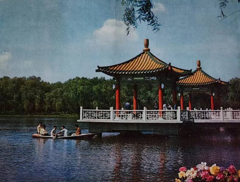 　1978年的南湖四亭桥_副本.jpg