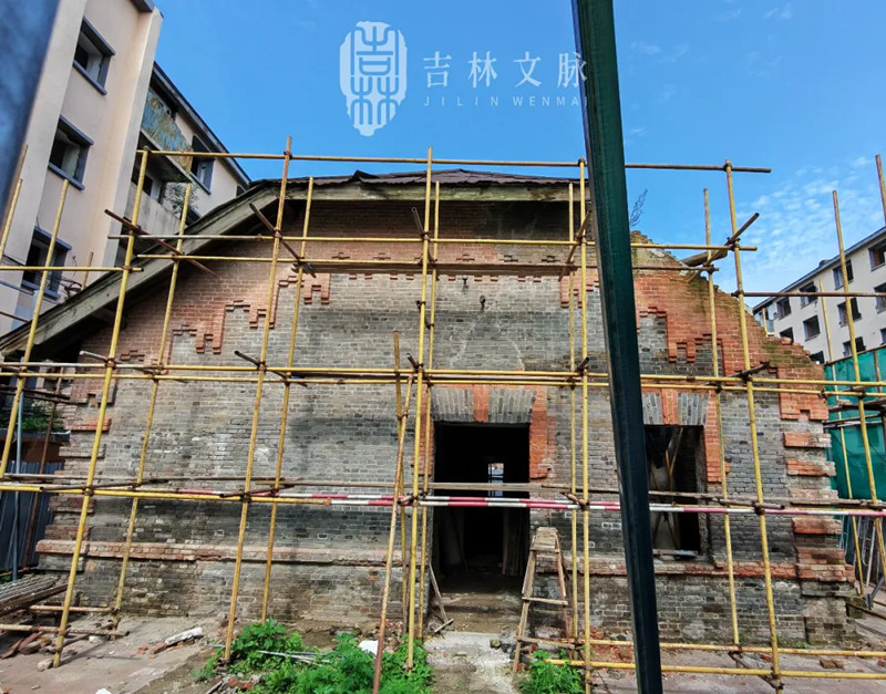 正在修缮的建筑.jpg