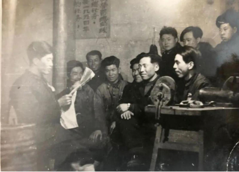 技术人员组织学习 资料图片_副本.jpg 技术人员组织学习 资料图片_副本.jpg