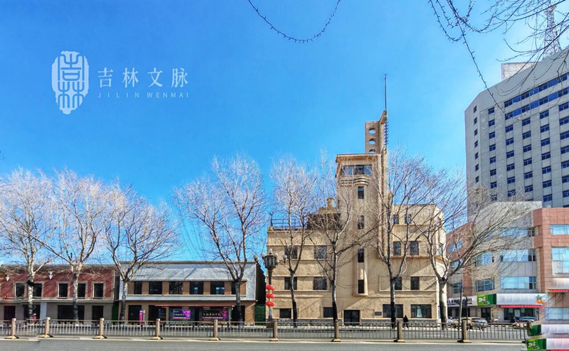 建筑与周边的老楼_副本.jpg 建筑与周边的老楼_副本.jpg