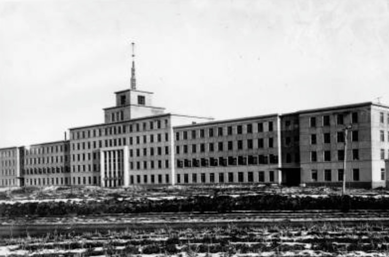 昔日长春邮电学院主楼 .jpg 昔日长春邮电学院主楼 .jpg