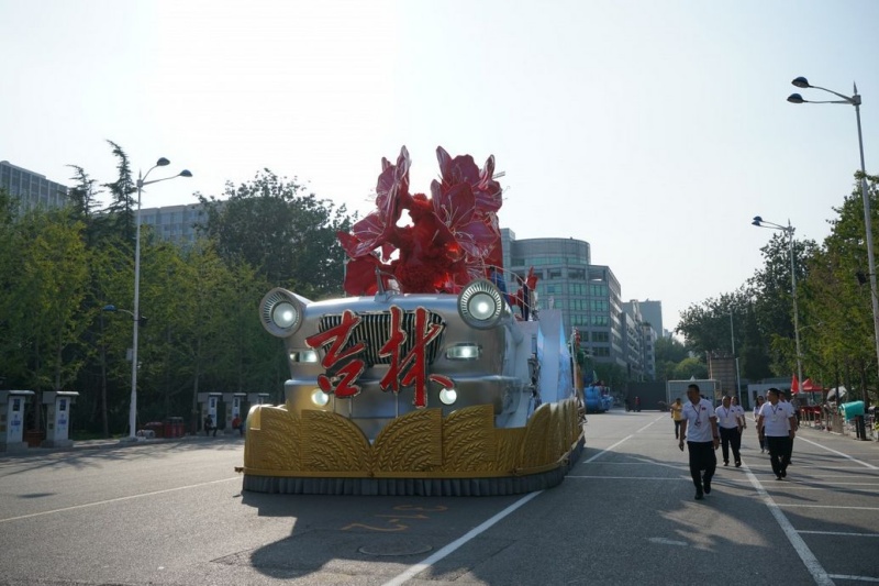吉林花车_副本.jpg