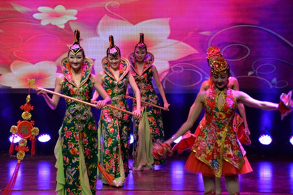 大型舞蹈《关东情韵》剧照_副本.jpg 大型舞蹈《关东情韵》剧照_副本.jpg