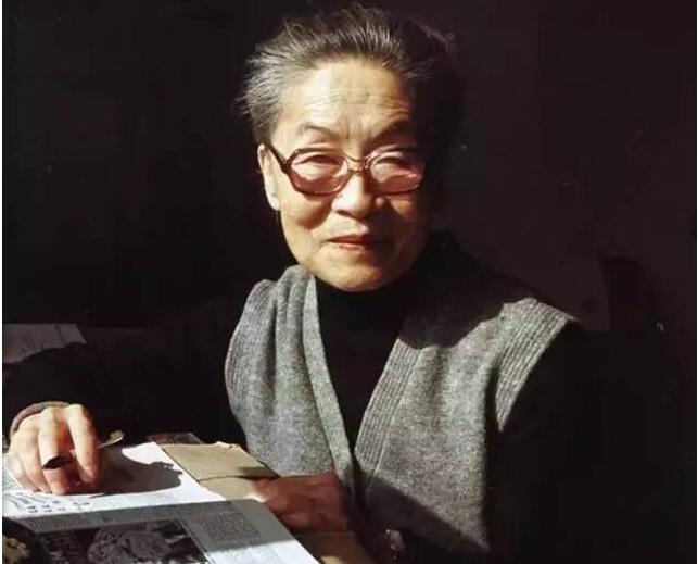 杨绛先生 《洗澡》.jpg 杨绛先生 《洗澡》.jpg