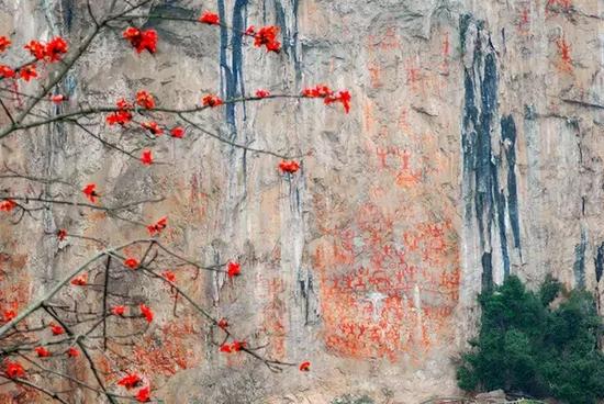 广西左江花山岩画.jpg