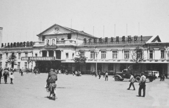 70年代的长春火车站.png