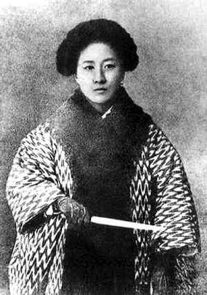 女性、诗人、革命家：多重身份视野下的鉴湖女侠