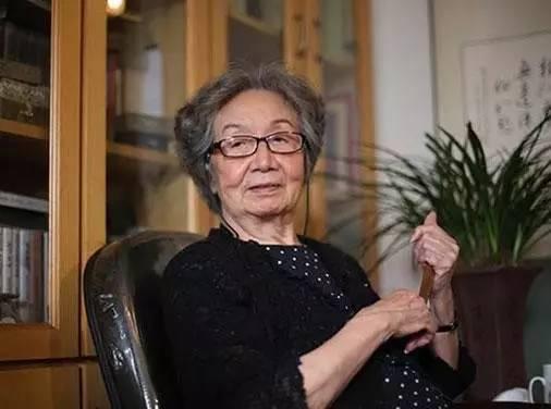 叶嘉莹：几十年来，晚12点钟以前我没有睡过觉