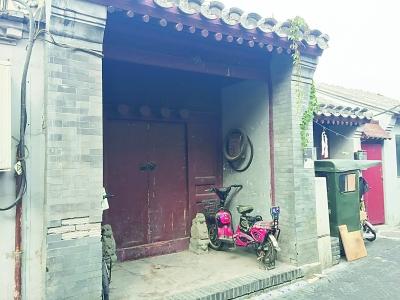 从“乡下人”到“大作家”：沈从文的胡同传奇