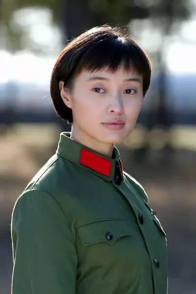 被网友骂“第三者”的吴越，才是亦舒笔下的真女神！