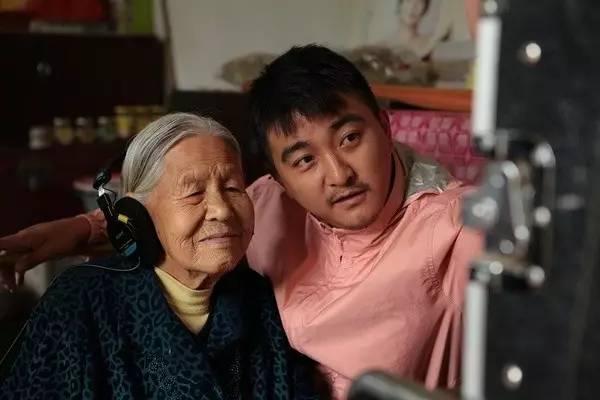 《二十二》成为首部票房破亿的纪录片：如何面对历史