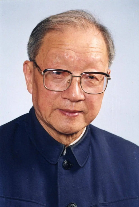 王大珩 &nbsp;长春光机所供图_副本.jpg