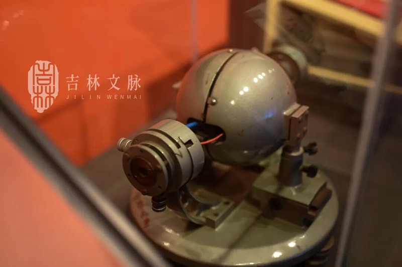 吉林省近现代史展展出的红宝石激光器_副本.jpg
